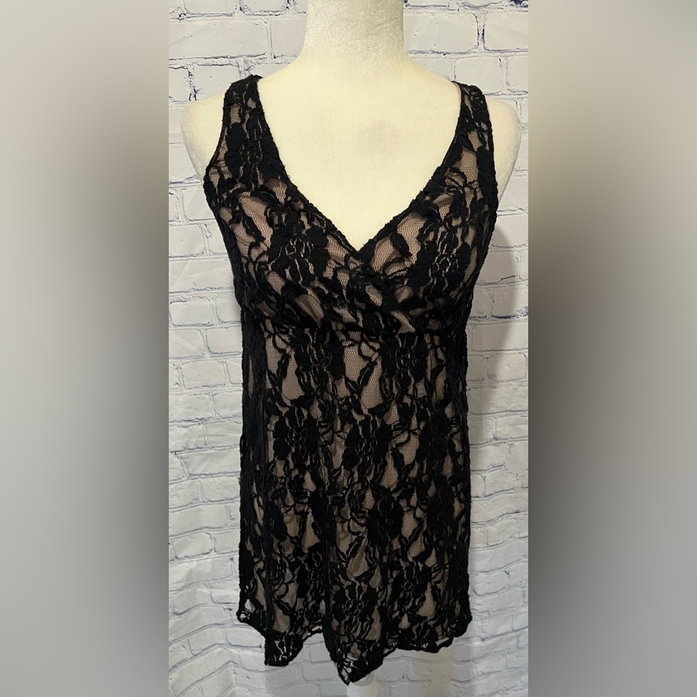Pins & Needles Stunning lace dress size XS